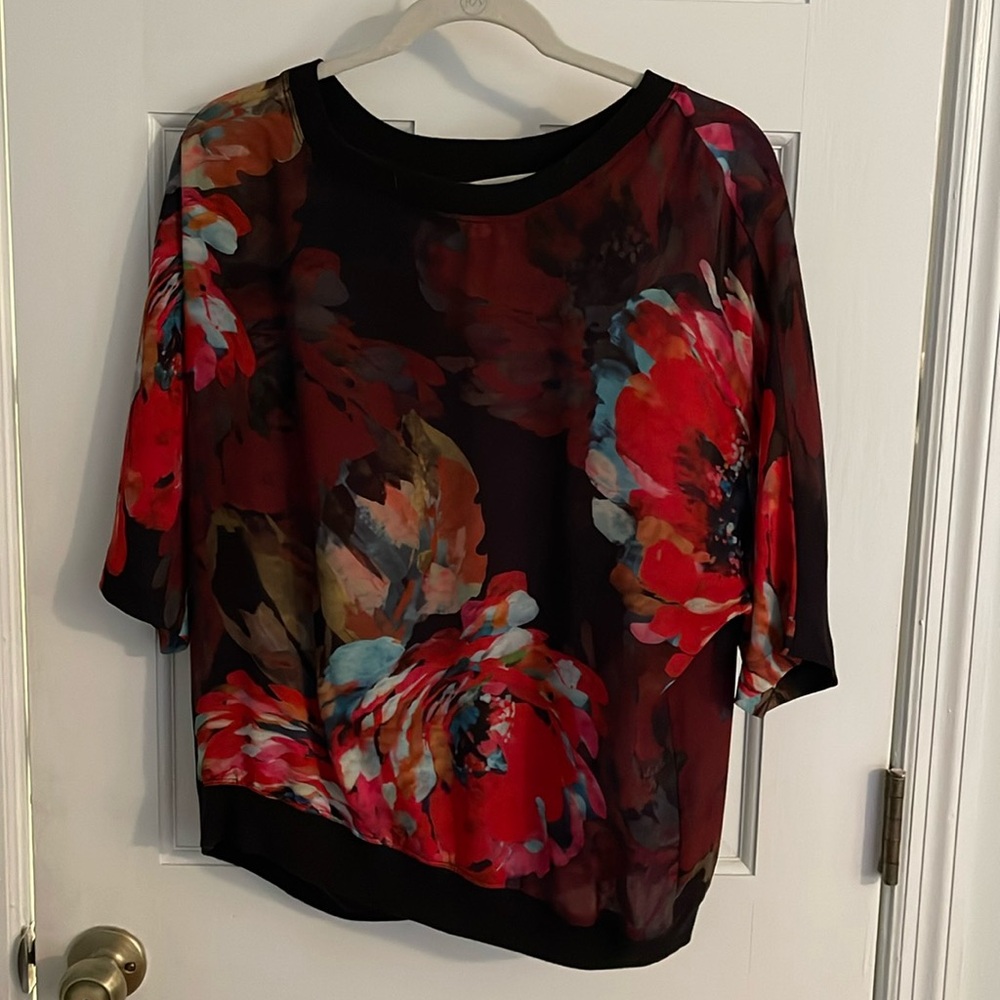 Trina Turk L floral chiffon tshirt
